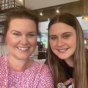 Meet your Posher, Eva